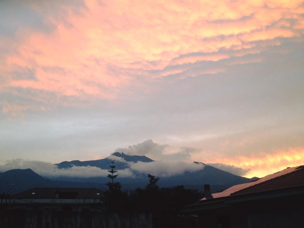 Вилла I Colori Dell'Etna Санта-Венерина Экстерьер фото